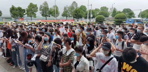 重慶主城工廠招聘 月薪四千左右包吃住，可報銷車費，提供信息咨詢服務